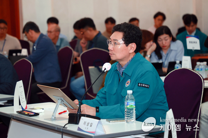 이상일은 19일 동백·보정 종합복지회관(가칭) 건립 '인테리어 통합관리' 설계 완료 보고회 참석했다. 사진/용인특례시청 제공