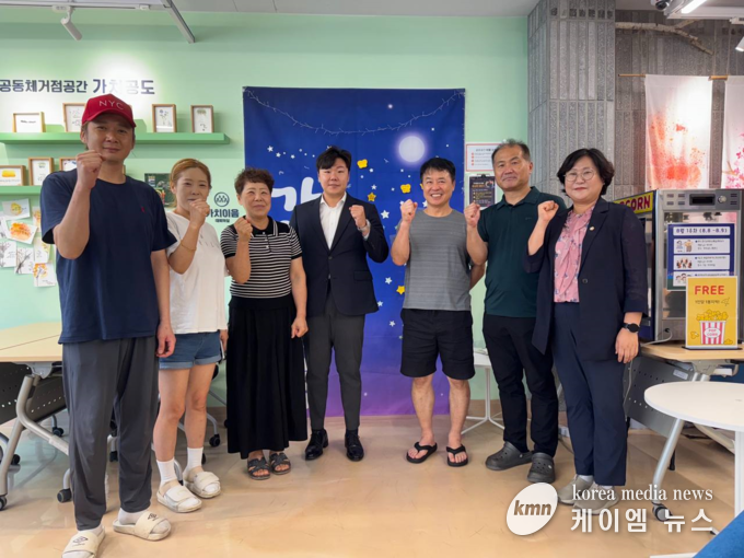 간담회를 마치고 함께하고 있다. 사진/안성시의회 제공