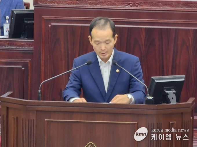 박근배 의원이 자유발언을 하고있다.<사진/김영진기자>