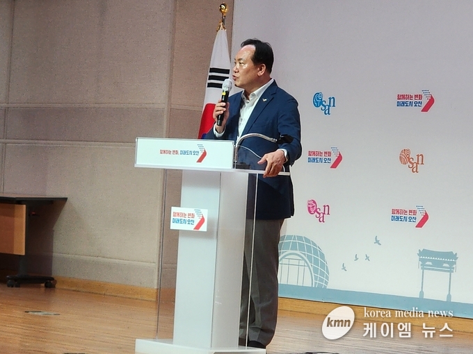 대도시의 일방적인 개발 행위는 교통 혼잡은 물론 아이들의 등하굣길 안전과 시민들의 일상이 크게 위협받을 것이 불 보듯 뻔하다. 라고 말하고 있다.<사진/김영진기자>