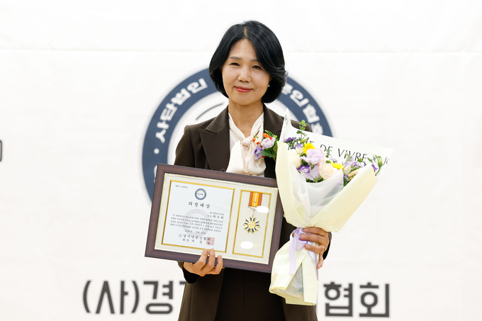최은희 화성시의회 의원은 시민과 함께한 의정활동 인정받아 의정대상을 수상 수상했다. 사진/화성특례시의회 제공