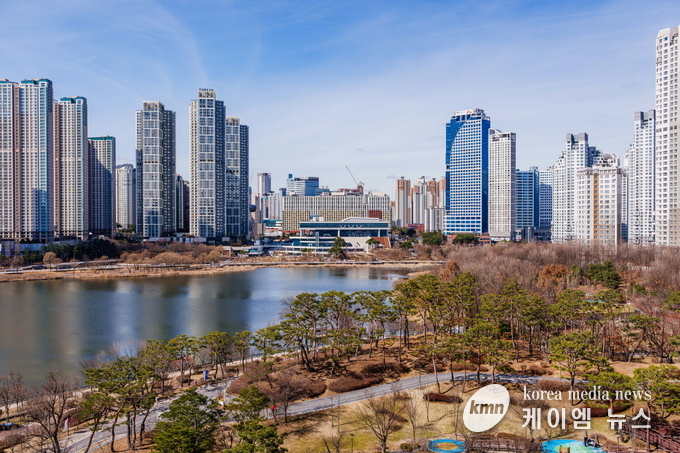 2000년 이후 수원 도시 발전에 영향을 미친 장면 1위를 차지한 광교신도시 전경   사진/수원특례시청 제공