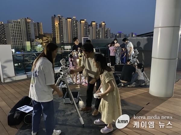 성남시 ‘달 보는 도서관’ 프로그램 운영