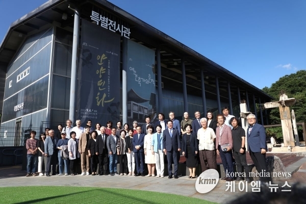 안양박물관·김중업건축박물관 ‘시 승격 50주년 기념’ 기획전시 개막식 개최