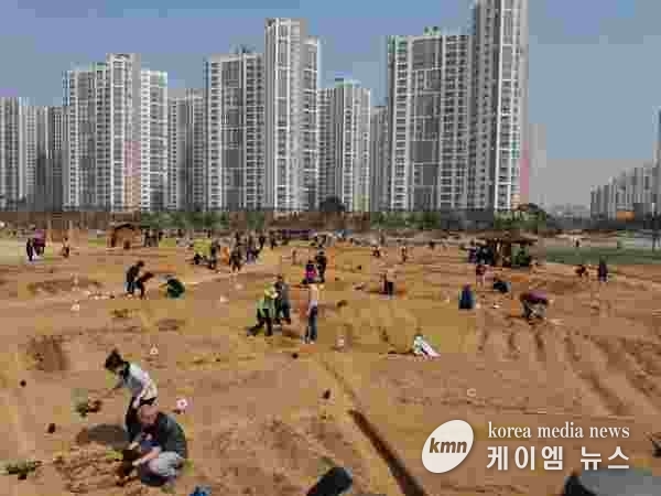 2024년 시민행복텃밭 주인공은? 텃밭 참가 신청 열기 ‘활활’