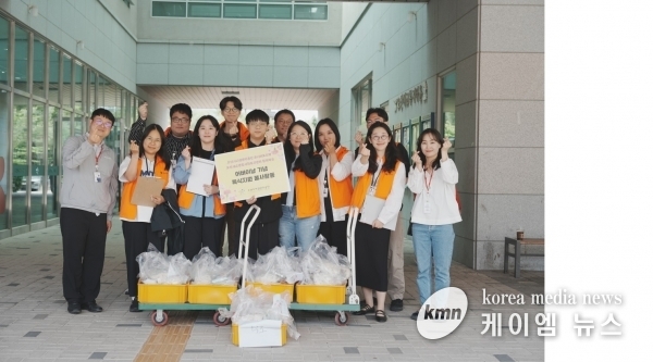 오산세교종합사회복지관, 오산시시설관리공단과 함께 어버이날 특식 배달봉사 실시