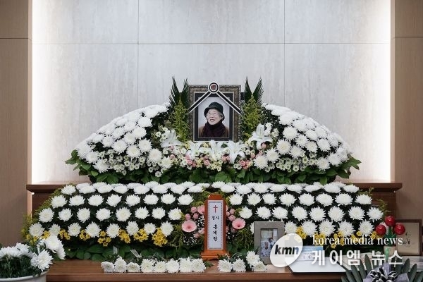 신상진 성남시장, 첫 유산 기부자 홍계향 할머니 빈소 찾아 추모