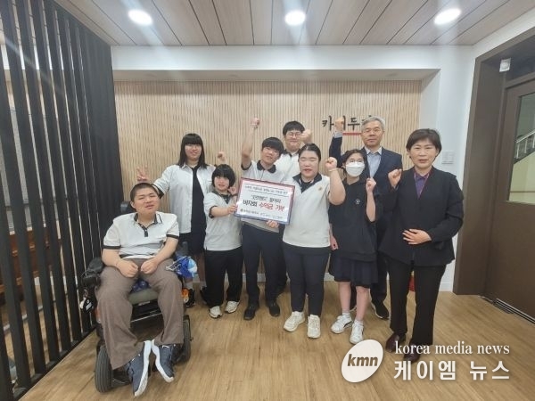 포천일고등학교 굿프렌즈, 신북면 관내 저소득층 위해 바자회 수익금 기부