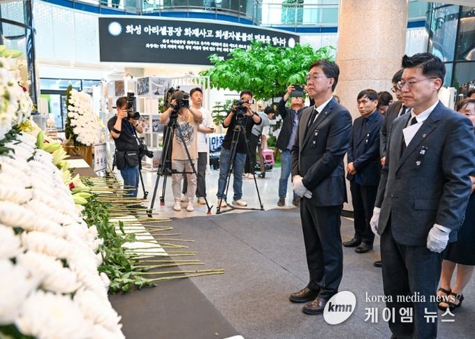 이민근 안산시장, 화성시청 분향소 찾아 깊은 애도 표해