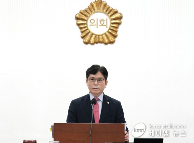 하남시의회 금광연 의장이 7월 23일 제9대 후반기 첫 임시회 개회를 선언하고 개회사를 하고 있다. (사진_하남시의회 제공)