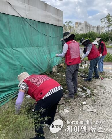 오산시 남촌동 주민자치회, 장마 후 환경정화 활동 실시