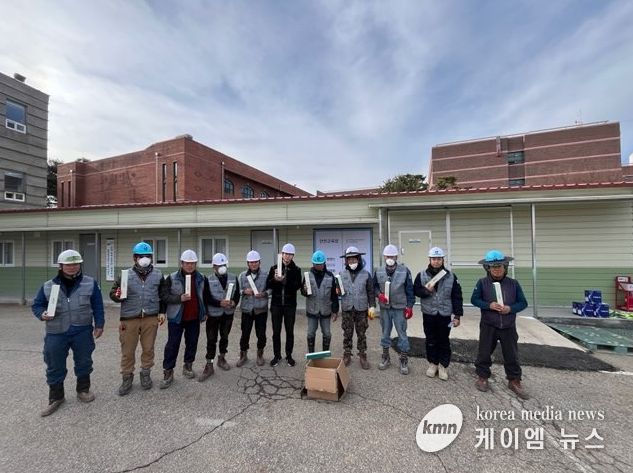 풍무역세권 해체공사장에서 김포시지역건축안전센터 홍보 모습