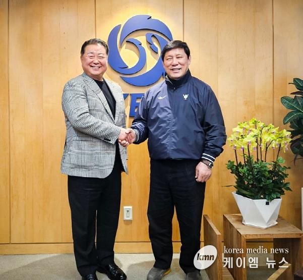 김경일 파주시장, 허구연 한국야구위원회(KBO) 총재와 환담