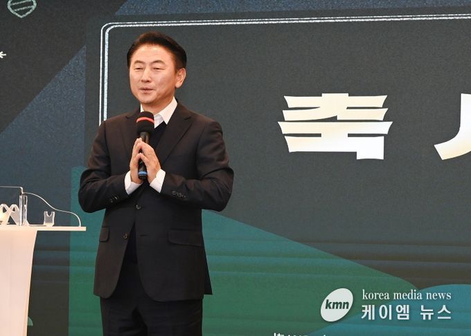 김동근 시장이 12월 20일 ‘2024 녹색어머니연합회 교통시책 활동보고회’에 참석해 축사를 하고 있다.