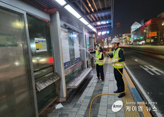 고양시 일산동구, 중앙로 BRT버스승강장 고압물세척 실시