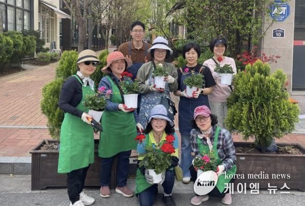 수원시 영통구 광교1동, 도심 속 힐링 공간 “알록달록 손바닥정원” 조성