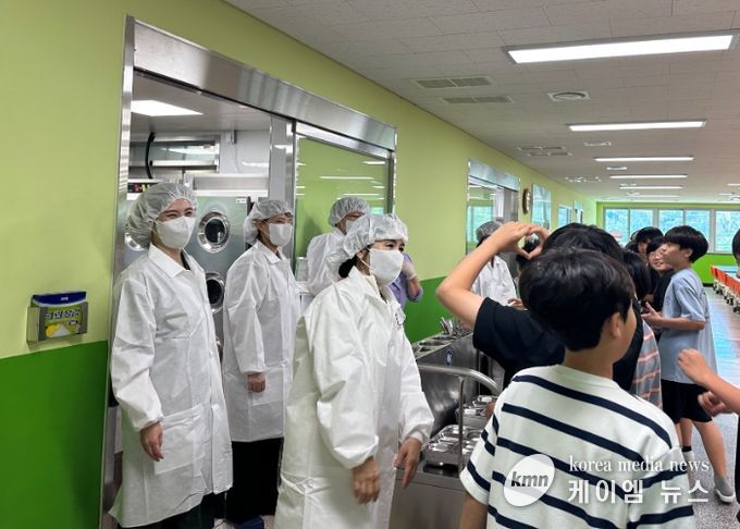 수원교육지원청, '지역 특색 담은' 자율선택급식 적극 추진