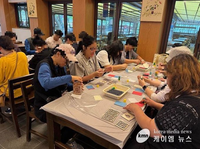 파주시정신건강복지센터, 회원과 가족이 함께하는‘힐링·회복나들이-한국민속촌’진행