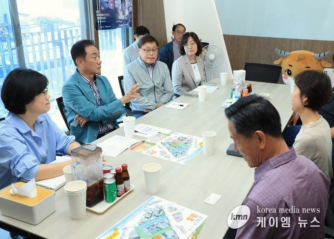 안중시장 상인들과 간담회