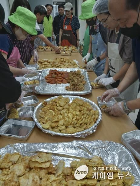 구리시 동구동, 현대봉사회·구리발전위원회와 함께하는 추석맞이 음식 나눔