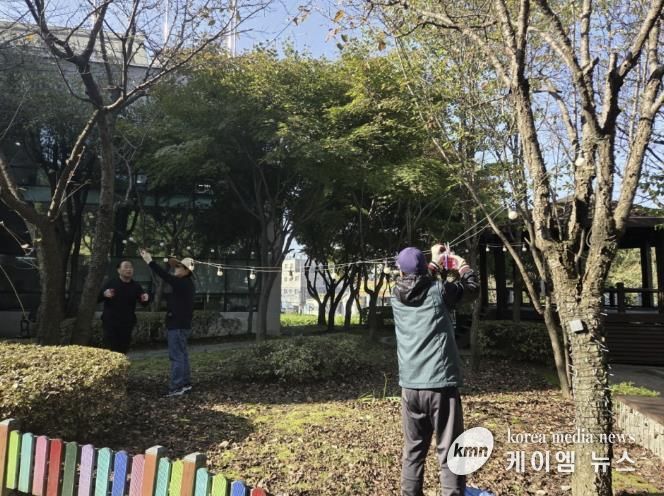 동두천시 보산동 주민자치위원회, ‘리뉴얼 보산’ 마을 조명 정비 실시