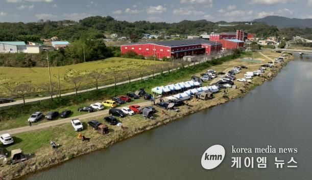 홍성군, 광천천에 낚시 열기와 봉사의 빛 물들다