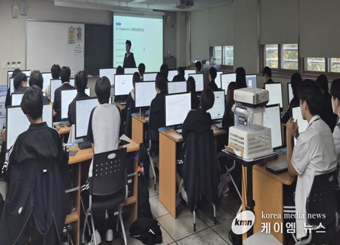 군포시진로교육협력센터, AI활용 창업특강 진행....미래 진로 탐색과 협업능력까지 경험
