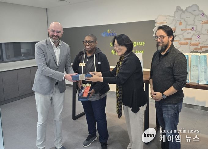 신미숙 의원, 美조지아주 경제사절단 만나…경기도 우수 소공인 제품 사례 공유