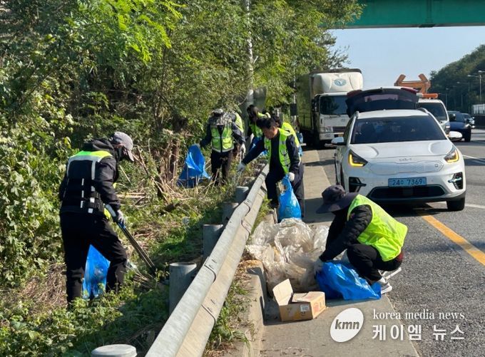 합동 대청소 모습