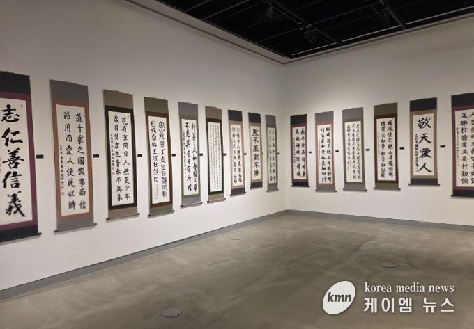 문화예술동아리 전시회 모습