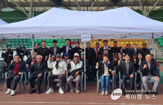 (우측부터) 윤해원 지회장, 홍지선 부시장, 이정애 시의회 부의장