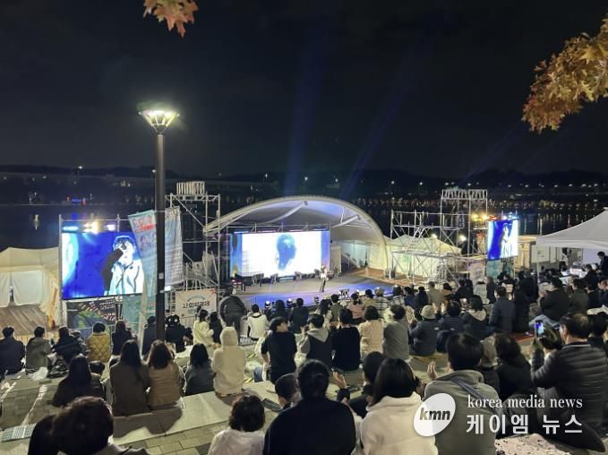 가을 감성 물든 시흥시 은계호수공원, 2천여 명 시민 함께한 '제2회 시흥 뮤직페스티벌' 성황