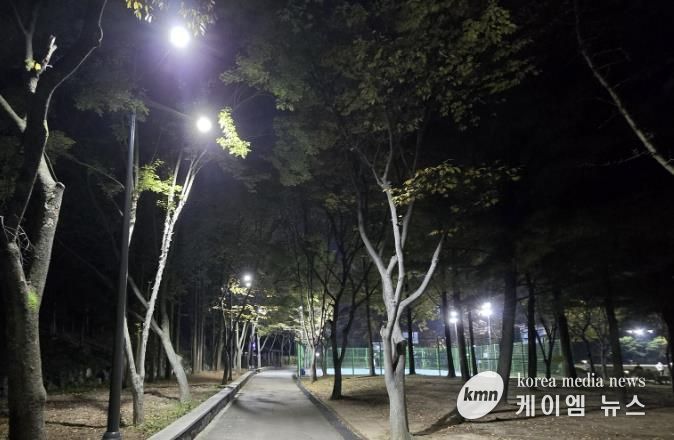 조명등을 교체한 광명시민체육관 일대 전경