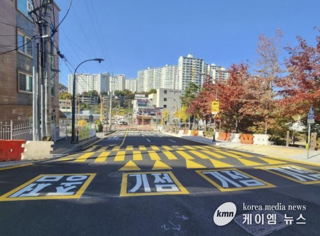 용인특례시 마북동 교동마을 현대홈타운 정문 앞 우회전 전용차로 확장