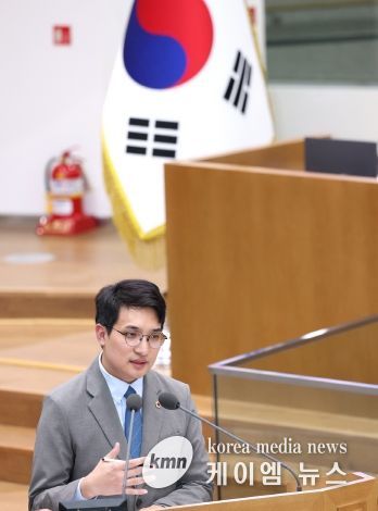 경기도의회 여성가족평생교육위원회 장민수 의원(더불어민주당, 비례)