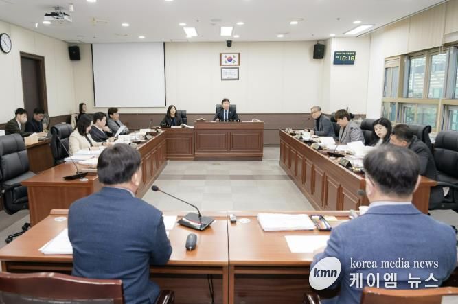 용인특례시의회 자치행정위원회, 행정사무감사 1일차