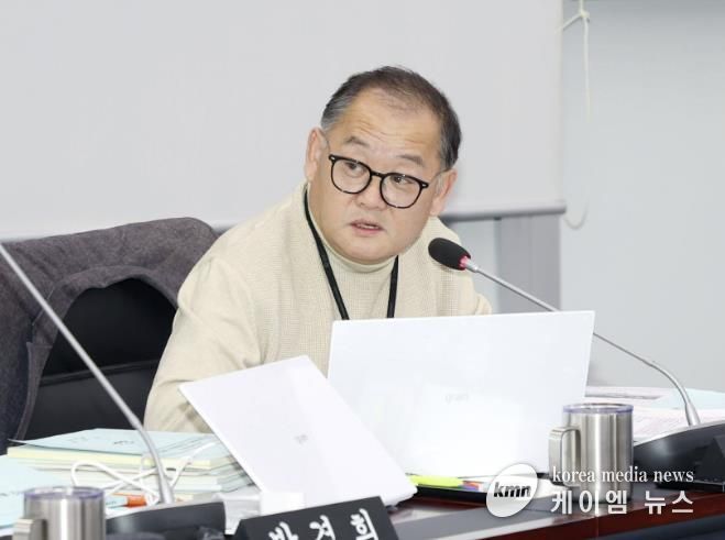 성남시의회 이군수 의원, 푸른도시사업소 행정사무감사에서