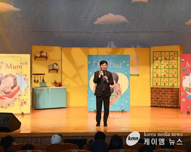 조용익 부천시장이 환영사를 전하고 있다.