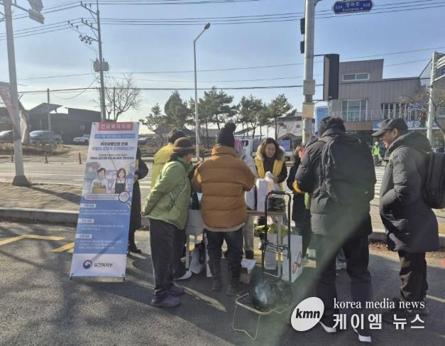 연천군, 겨울철 복지위기가구 발굴 및 고독사 예방을 위한 홍보 캠페인 실시
