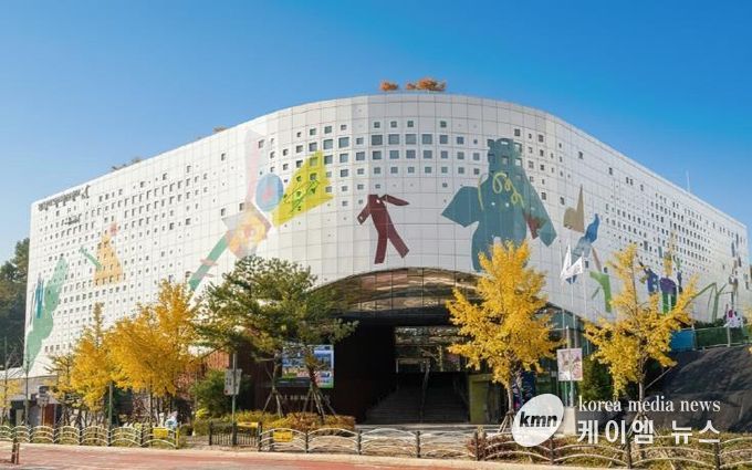 화성시어린이문화센터 전경(미디어 파사드)