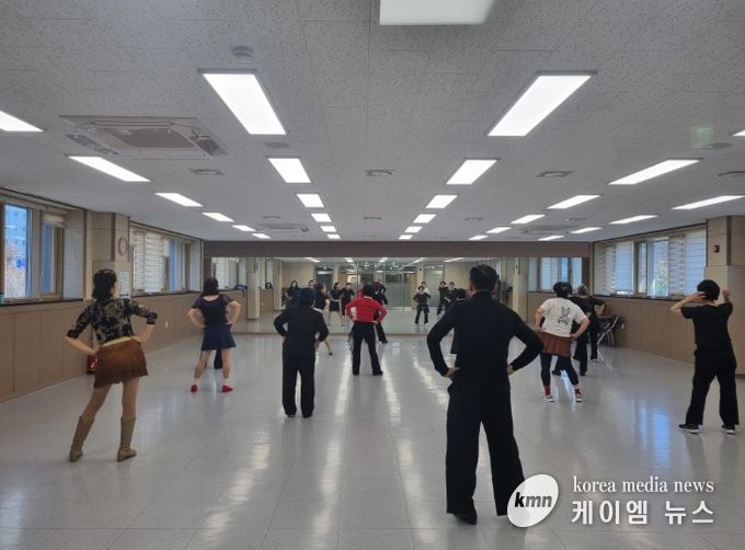 마장건강생활지원센터·국민건강보험공단이 함께한 ‘백세운동교실’ 성료