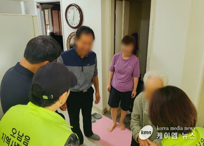 나눔으로 따듯한 마음을 전달…오남읍 지역사회보장협의체, 취약계층에 연말 나눔꾸러미 전달