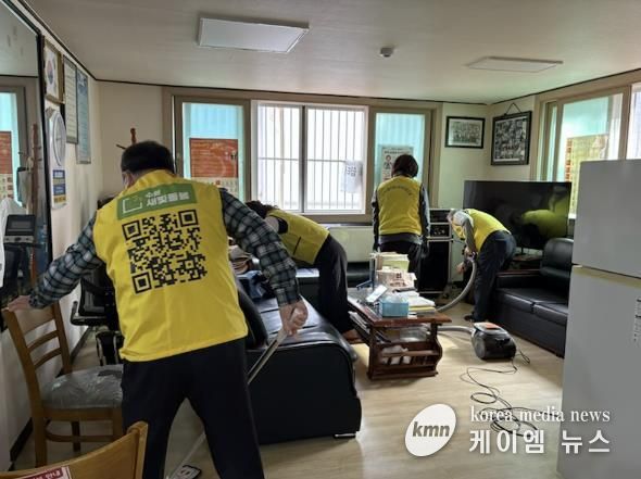 수원시 팔달구 우만2동 지역사회보장협의체, 한파 대비 경로당 환경정비 실시