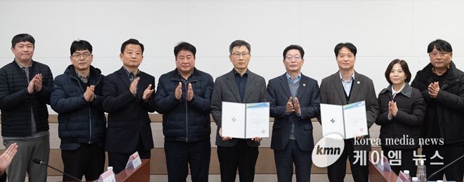 인천시설공단(이사장 김재보)은 안전보건공단의 「2025년 위험성 평가 우수사업장 인정제도」에서 공단이 관리하는 ‘송림체육관’과 ‘어린이과학관’이 위험성 평가 우수사업장 ‘재인정’을 획득했다.