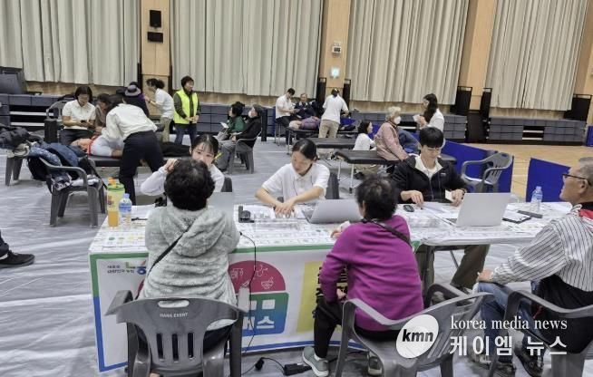 농촌 왕진버스 현장 진료 모습