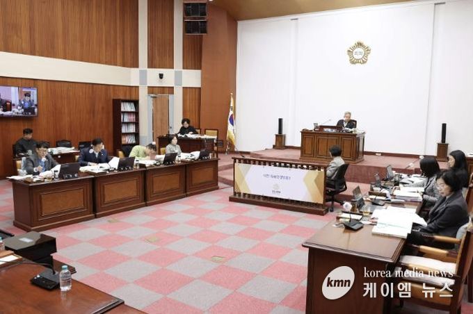 군포시의회 제285회 정례회 예산결산특별위원회 회의 모습