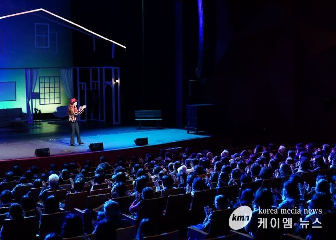 구리문화재단, 연극 <분홍립스틱> 공연 성료