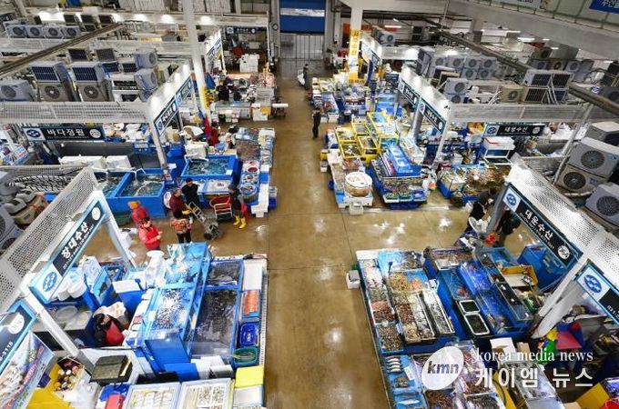 수원시농수산물도매시장 수산동 전경