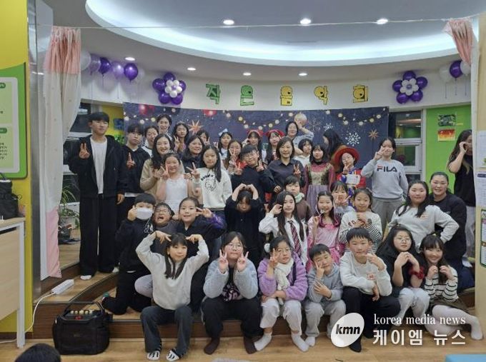 포천시 이동작은도서관, 2025 송년 음악회 및 사진전시전 개최