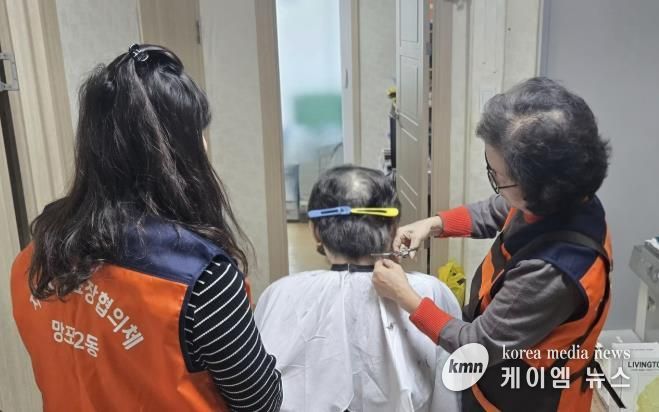 수원시 영통구 망포2동 지역사회보장협의체, 추운 겨울 속 이미용 봉사로 따뜻한 나눔 실천